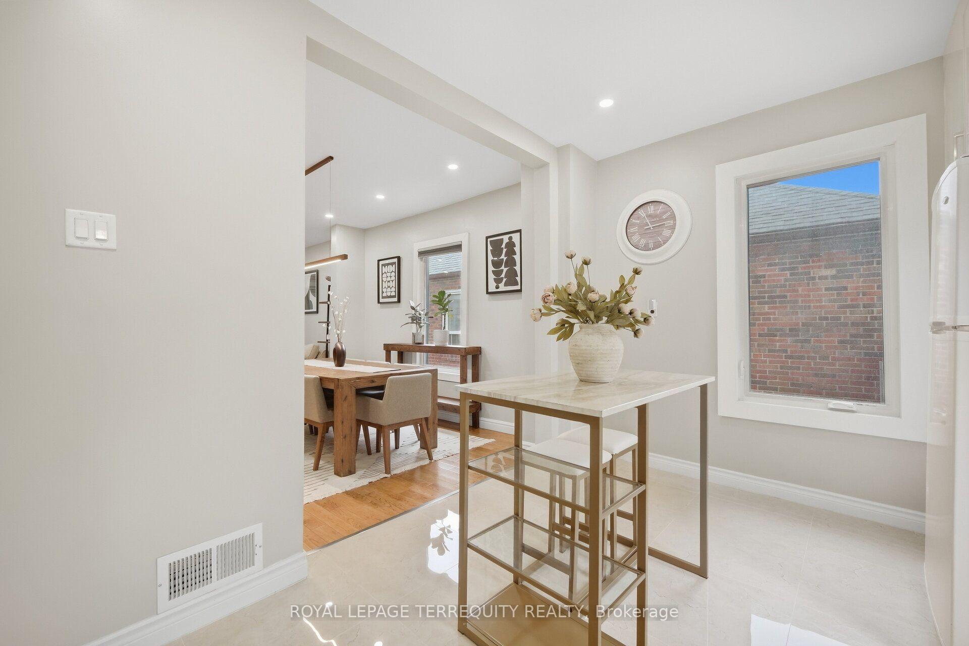 Photo 22 of 350 Lumsden Avenue, Toronto, Woodbine-Lumsden — HOMEH