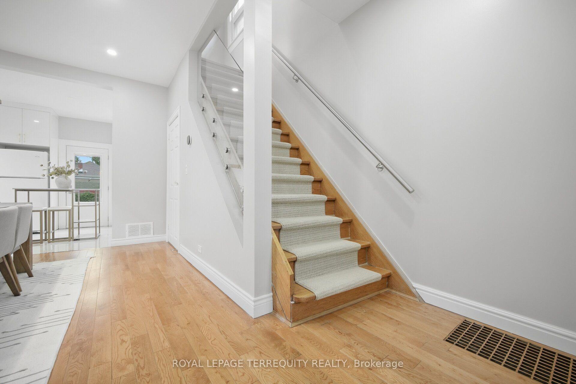 Photo 24 of 350 Lumsden Avenue, Toronto, Woodbine-Lumsden — HOMEH