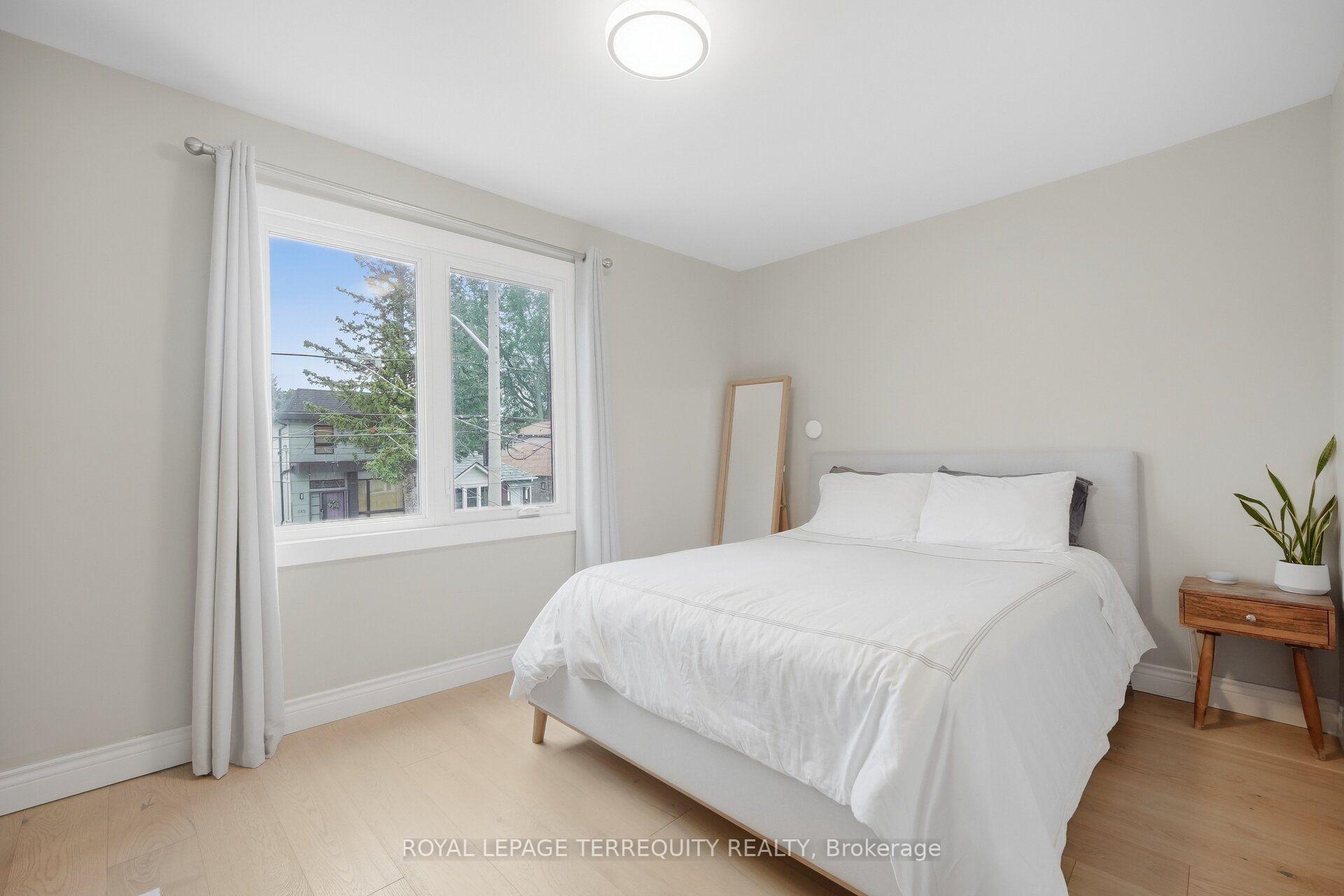 Photo 26 of 350 Lumsden Avenue, Toronto, Woodbine-Lumsden — HOMEH
