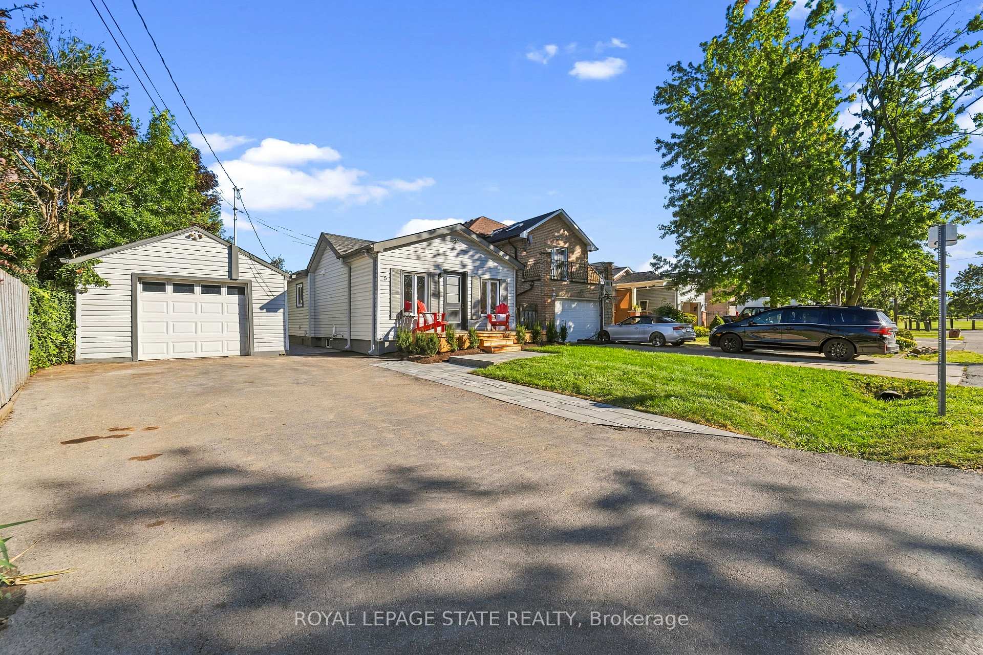 Photo 5 of 5 Herbert Court, Hamilton, Lakeshore — HOMEH