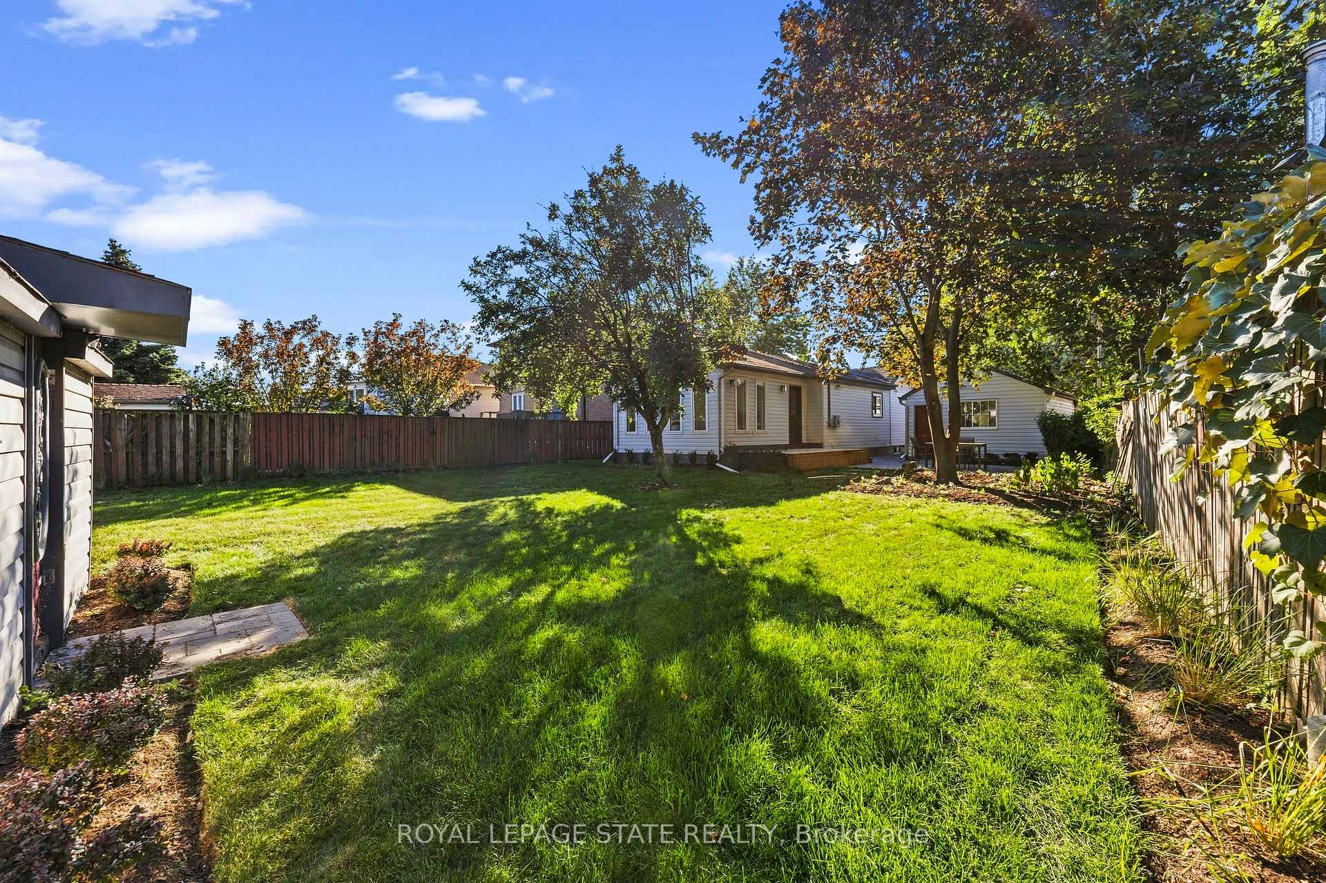 Photo 32 of 5 Herbert Court, Hamilton, Lakeshore — HOMEH