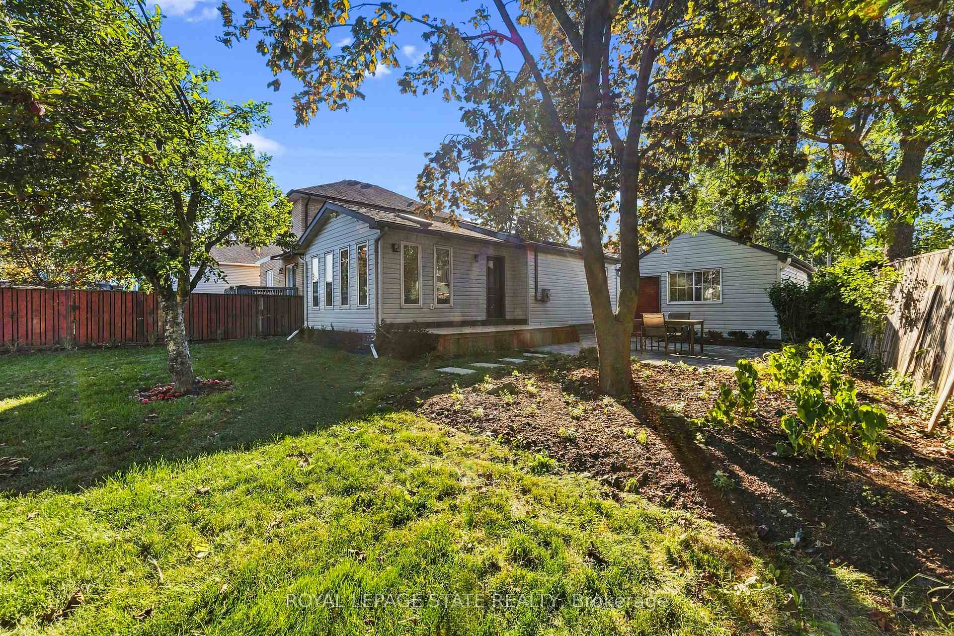 Photo 33 of 5 Herbert Court, Hamilton, Lakeshore — HOMEH