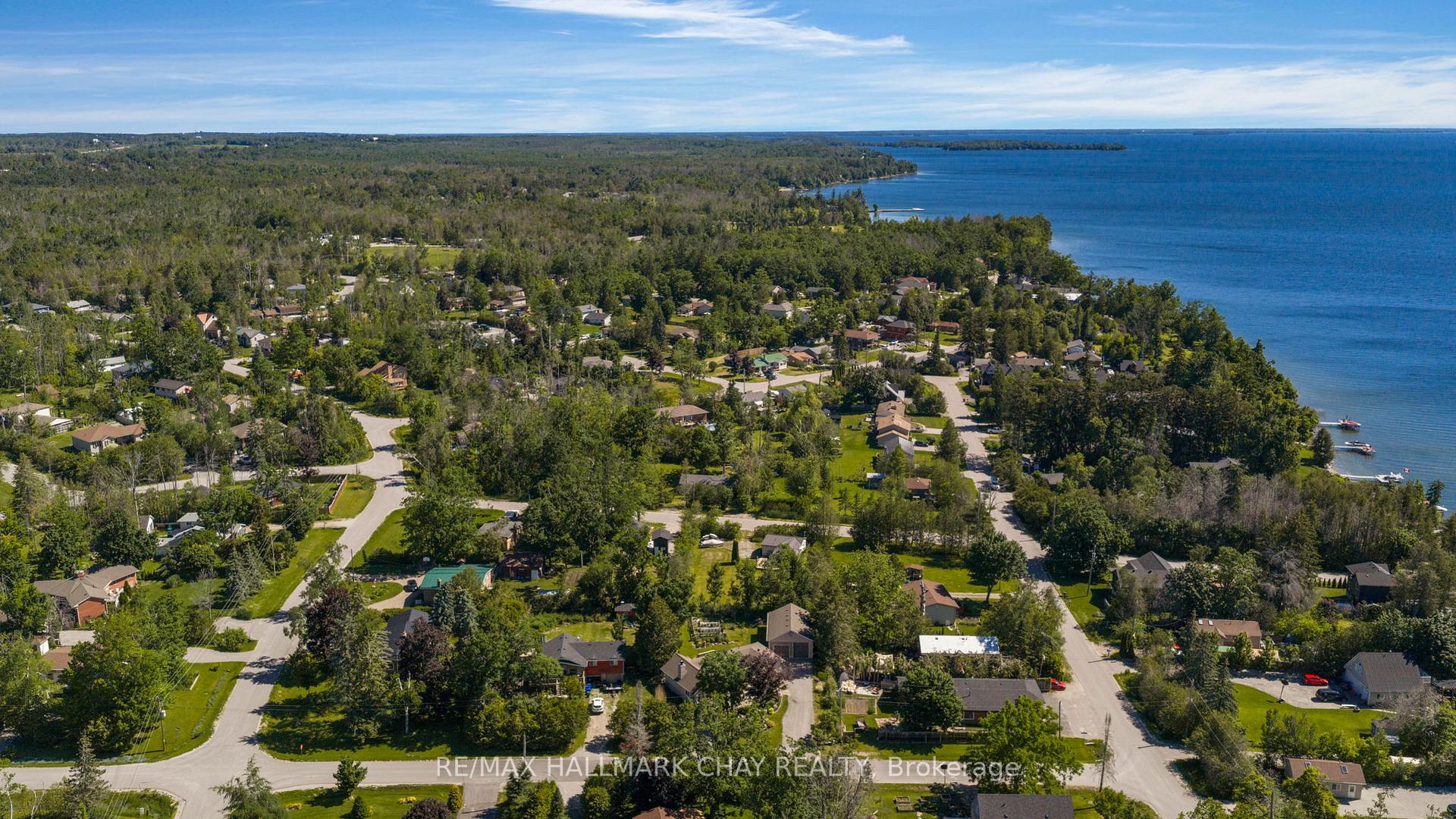 Photo 3 of 20 Dorothys Drive, Oro-Medonte, Hawkestone — HOMEH