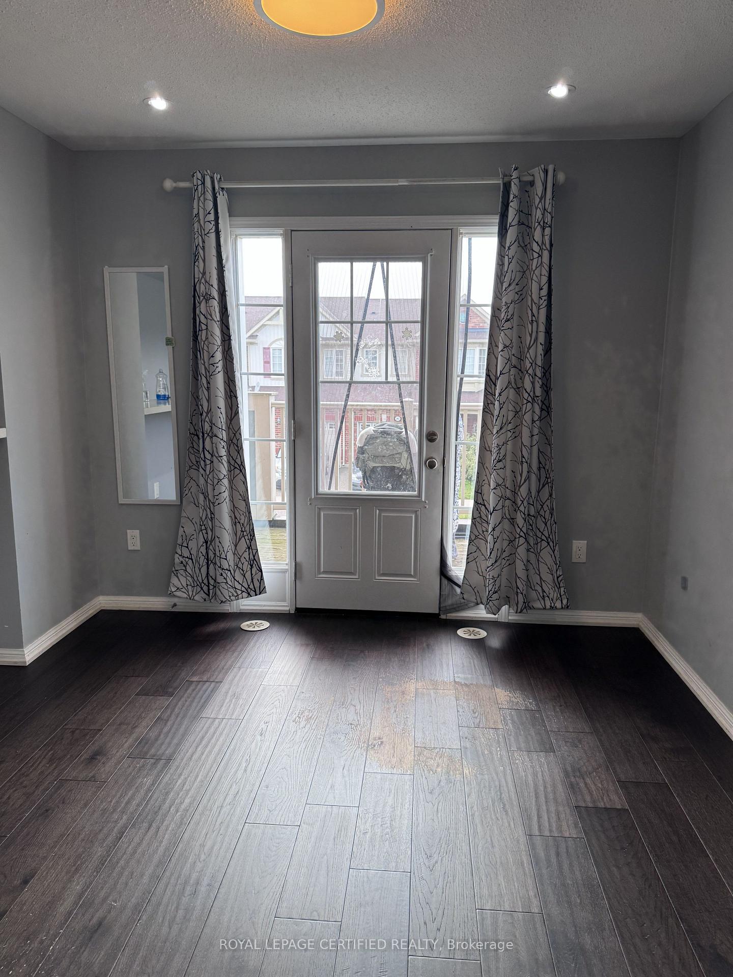 Photo 11 of 244 Mortimer Crescent, Milton, Harrison — HOMEH