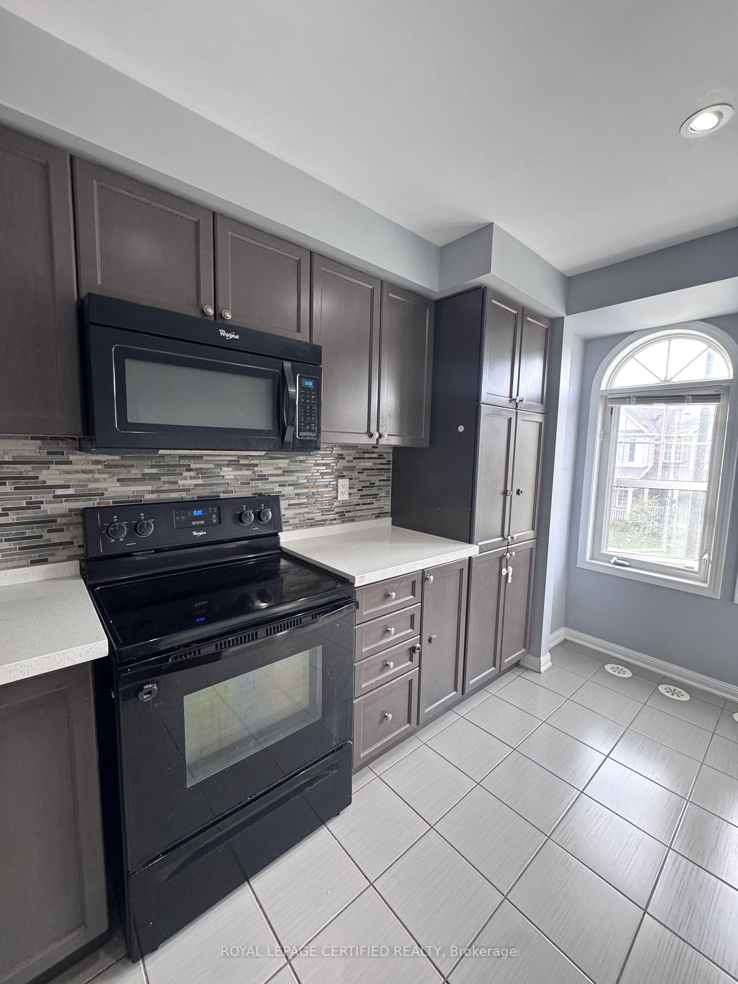 Photo 17 of 244 Mortimer Crescent, Milton, Harrison — HOMEH