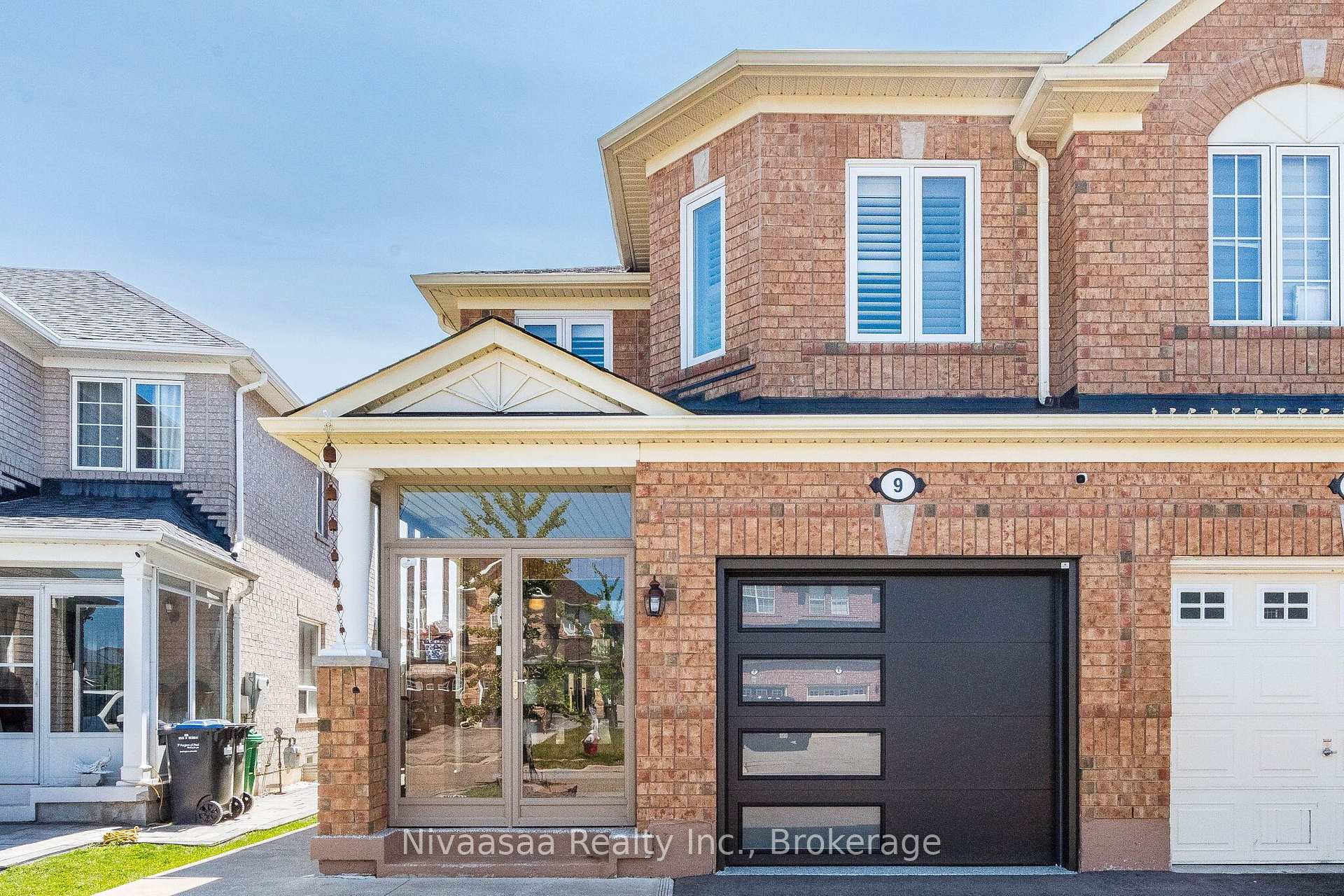 Photo 2 of 9 Parisian Road, Brampton, Vales of Castlemore — HOMEH
