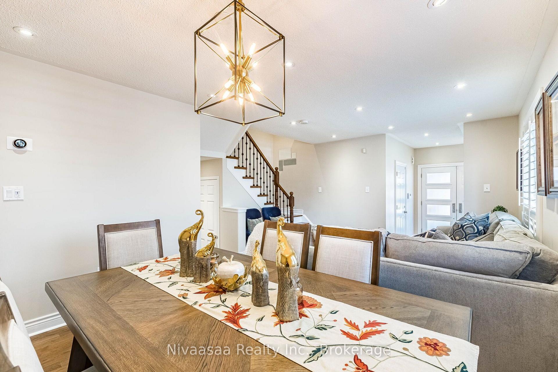 Photo 10 of 9 Parisian Road, Brampton, Vales of Castlemore — HOMEH