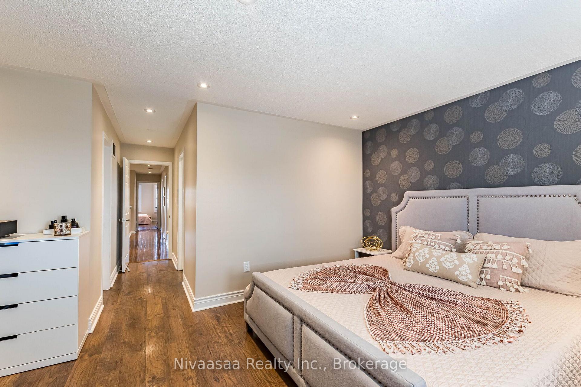 Photo 20 of 9 Parisian Road, Brampton, Vales of Castlemore — HOMEH