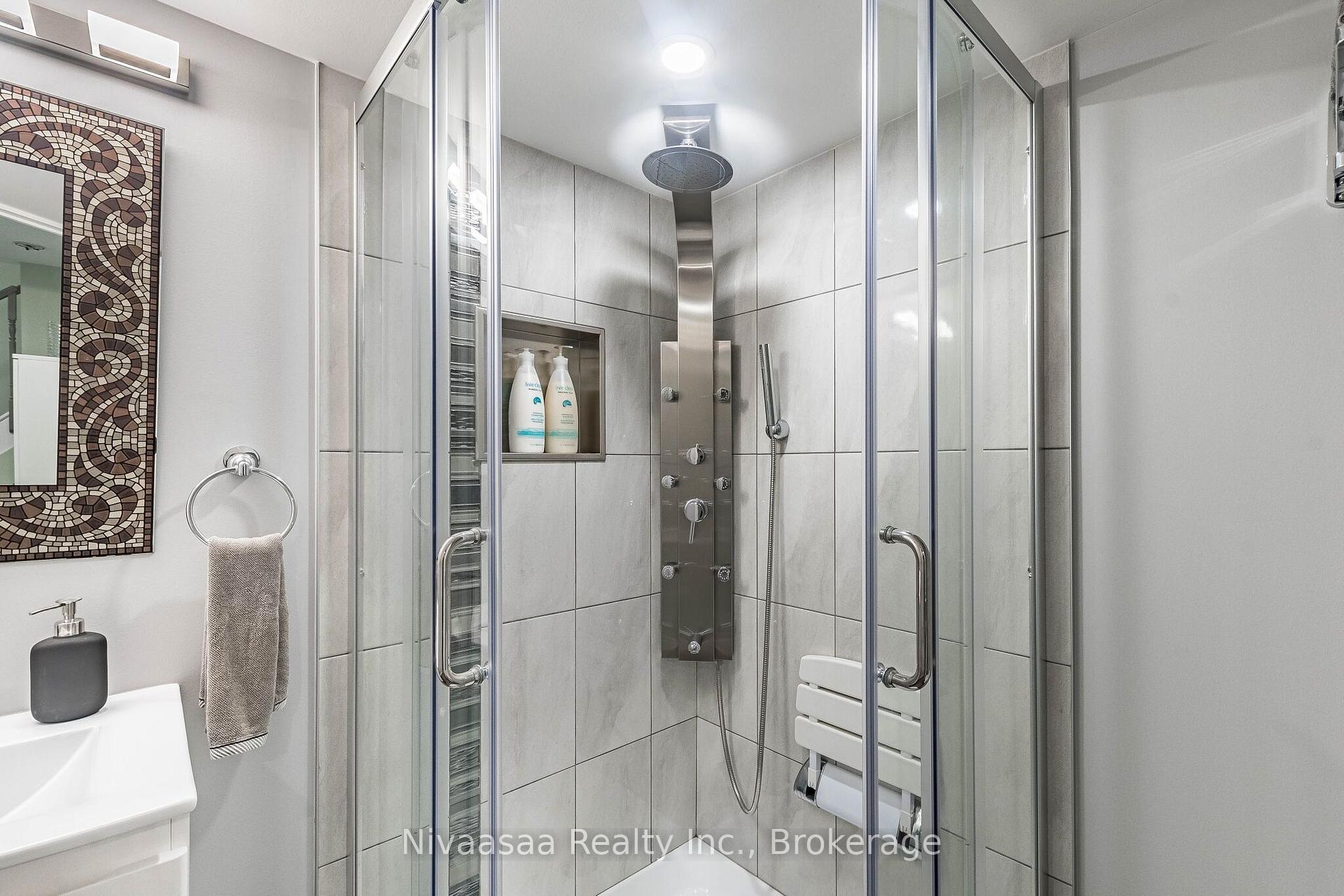 Photo 40 of 9 Parisian Road, Brampton, Vales of Castlemore — HOMEH