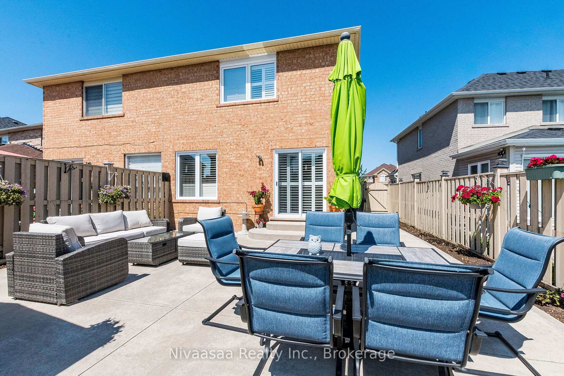 Photo 45 of 9 Parisian Road, Brampton, Vales of Castlemore — HOMEH