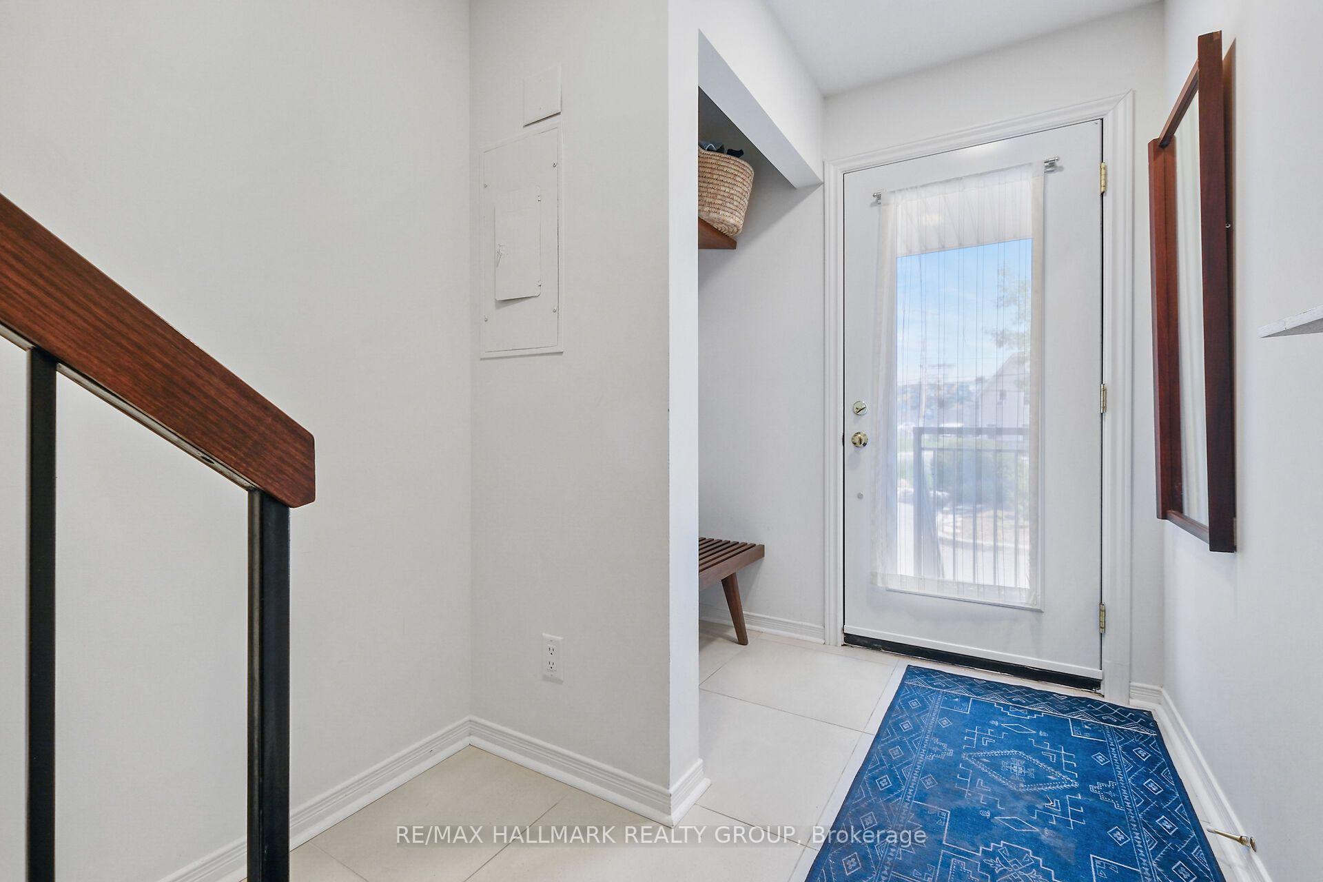 Photo 2 of Unit 34, 20 Charlevoix Street, Ottawa, Vanier — HOMEH