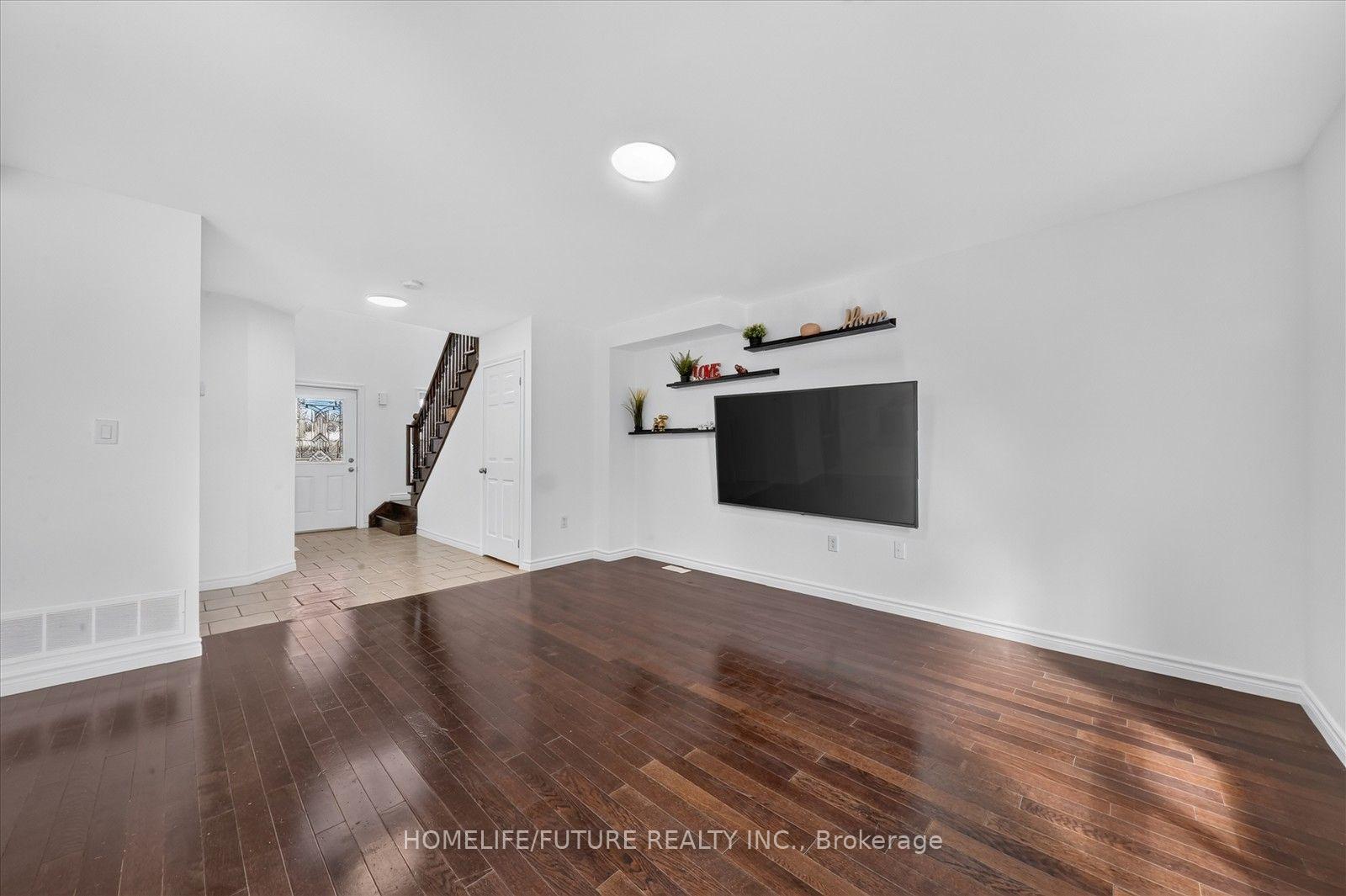 Photo 28 of 48 Avatar Place, Hamilton, Mount Hope — HOMEH
