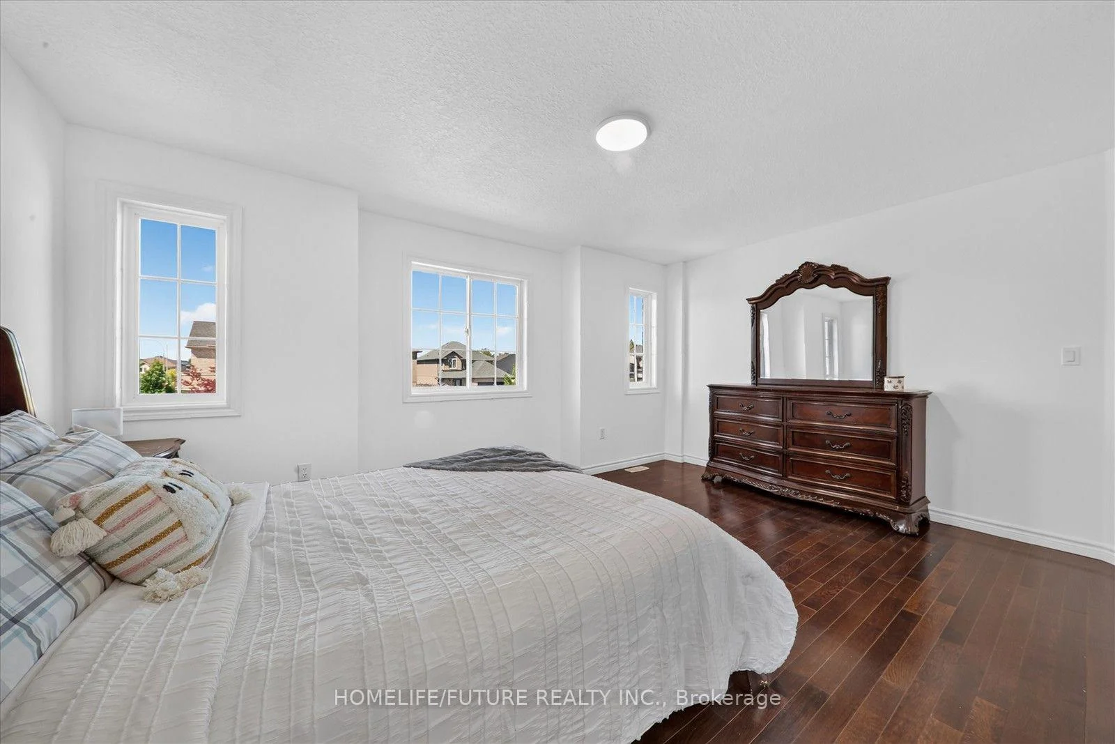 Photo 57 of 48 Avatar Place, Hamilton, Mount Hope — HOMEH