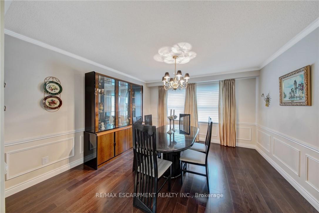 Photo 11 of 2284 Mansfield Drive, Burlington, Tyandaga — HOMEH