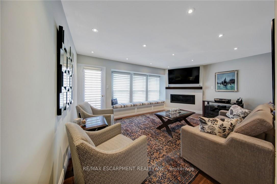 Photo 20 of 2284 Mansfield Drive, Burlington, Tyandaga — HOMEH
