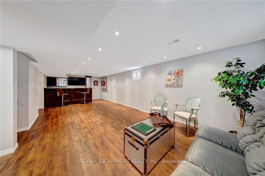 Photo 34 of 2284 Mansfield Drive, Burlington, Tyandaga — HOMEH