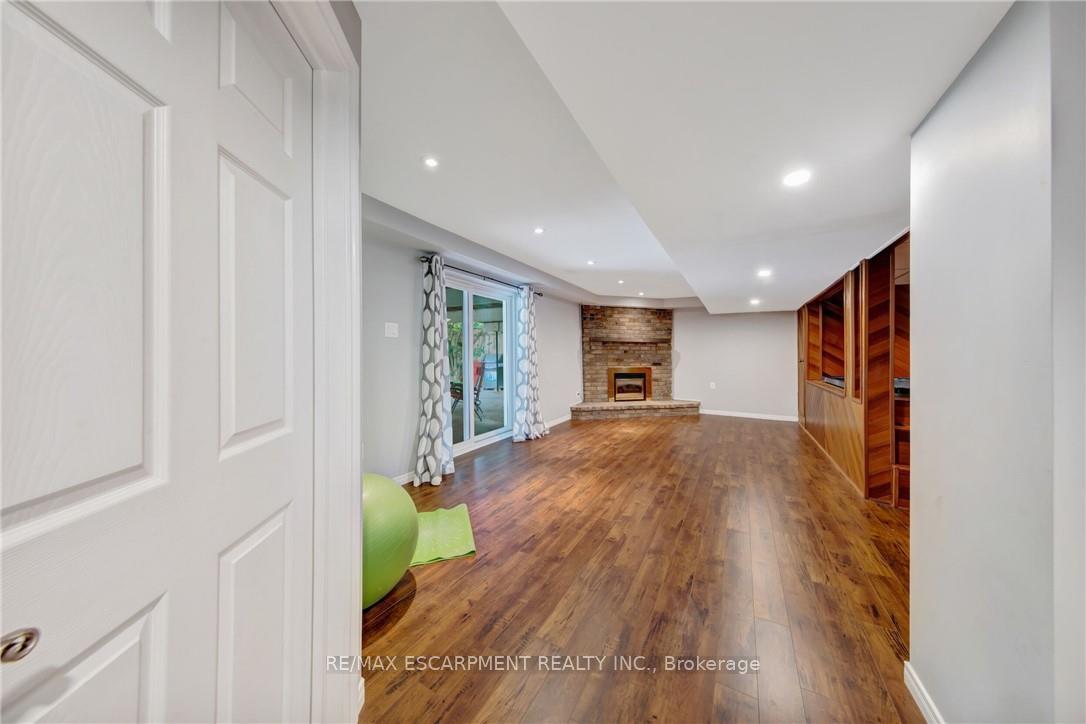 Photo 38 of 2284 Mansfield Drive, Burlington, Tyandaga — HOMEH