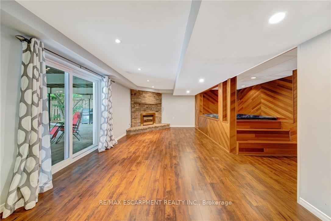 Photo 39 of 2284 Mansfield Drive, Burlington, Tyandaga — HOMEH