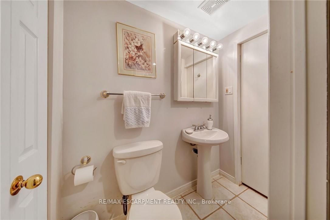 Photo 43 of 2284 Mansfield Drive, Burlington, Tyandaga — HOMEH