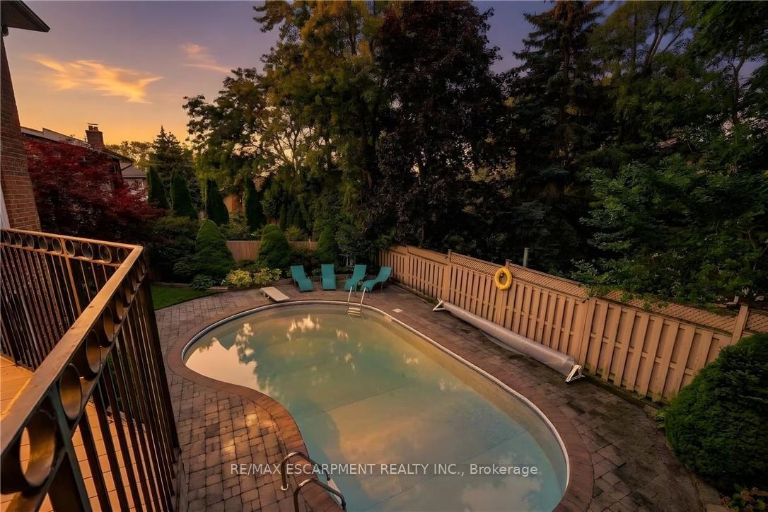 Photo 46 of 2284 Mansfield Drive, Burlington, Tyandaga — HOMEH