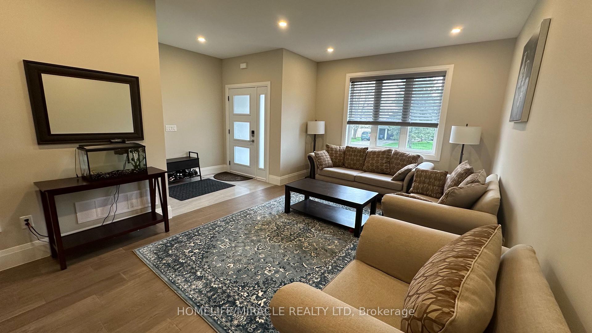 Photo 2 of 45 Eleanor Avenue, Hamilton, Eleanor — HOMEH