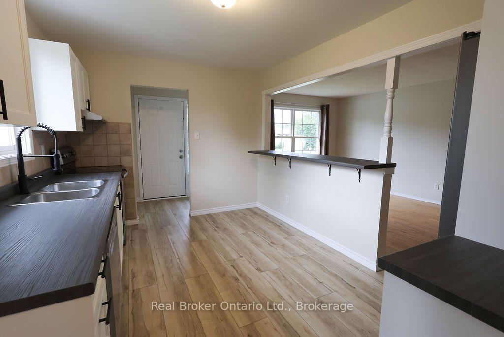 Photo 6 of 342 Fleming Drive, London, East D — HOMEH