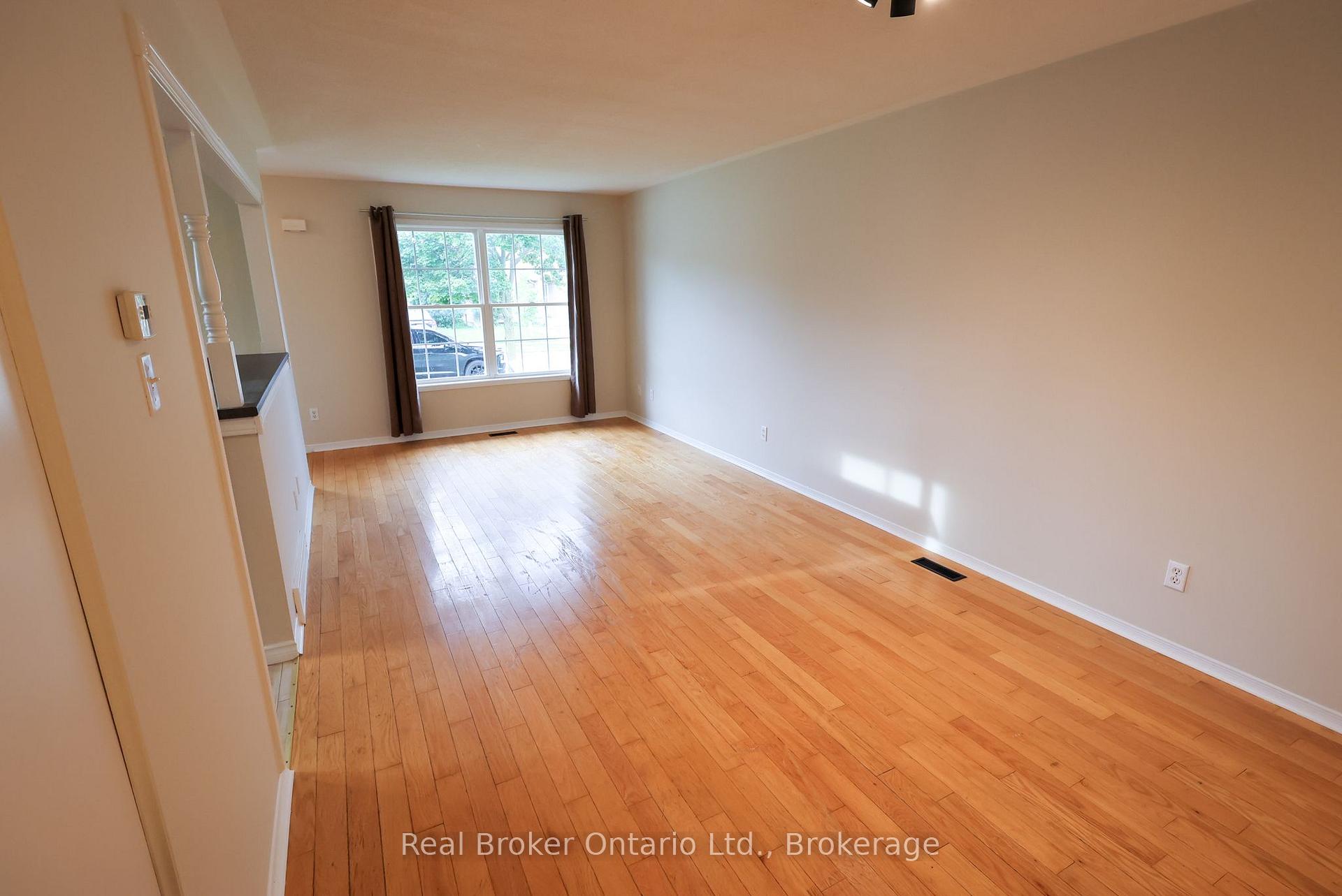 Photo 12 of 342 Fleming Drive, London, East D — HOMEH