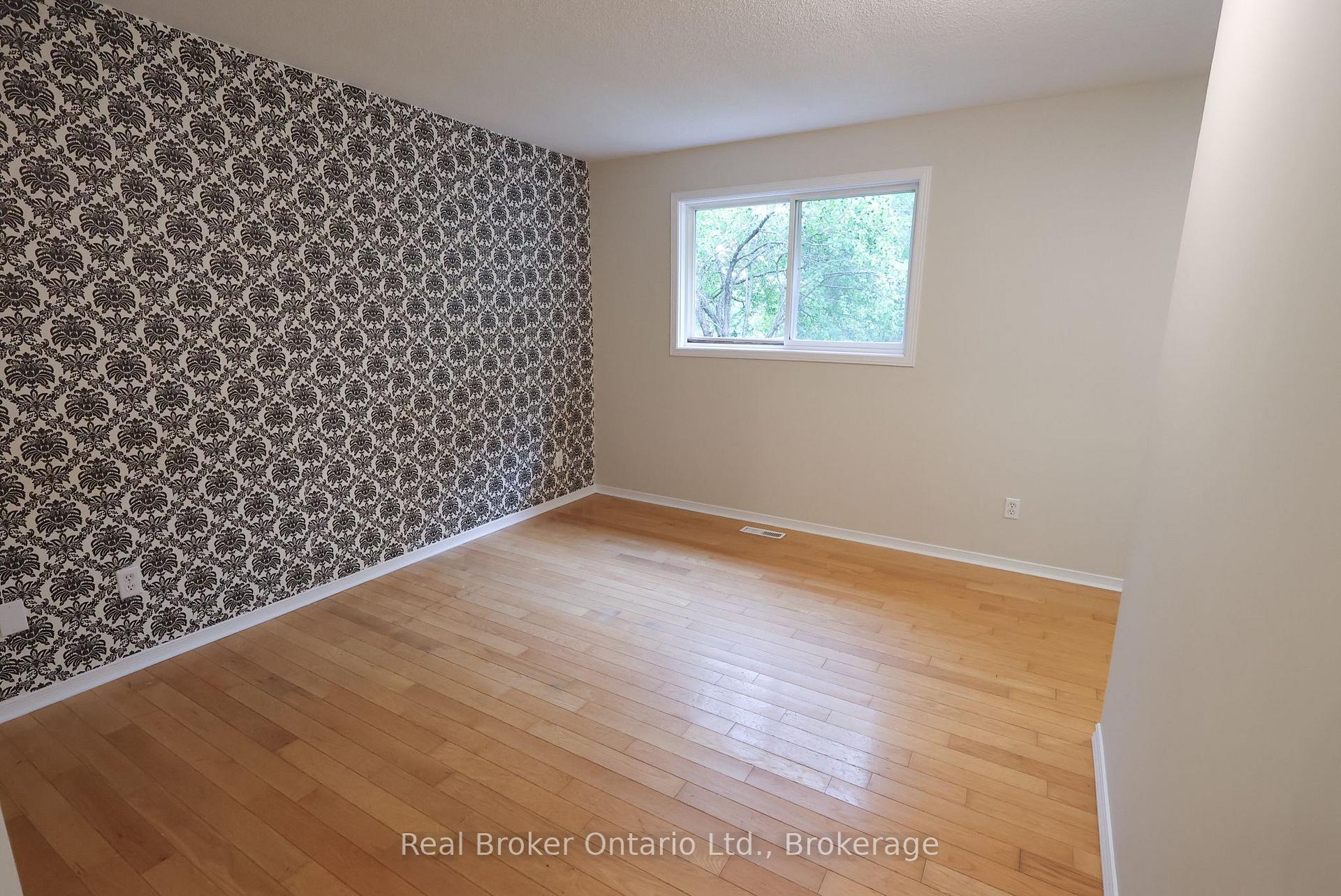 Photo 15 of 342 Fleming Drive, London, East D — HOMEH