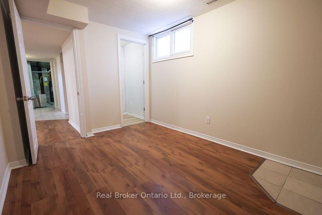 Photo 47 of 342 Fleming Drive, London, East D — HOMEH