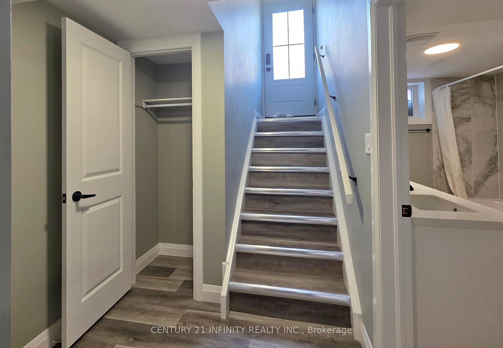 Photo 4 of Unit 2, 109 Purdy Crescent, Hamilton, Greeningdon — HOMEH