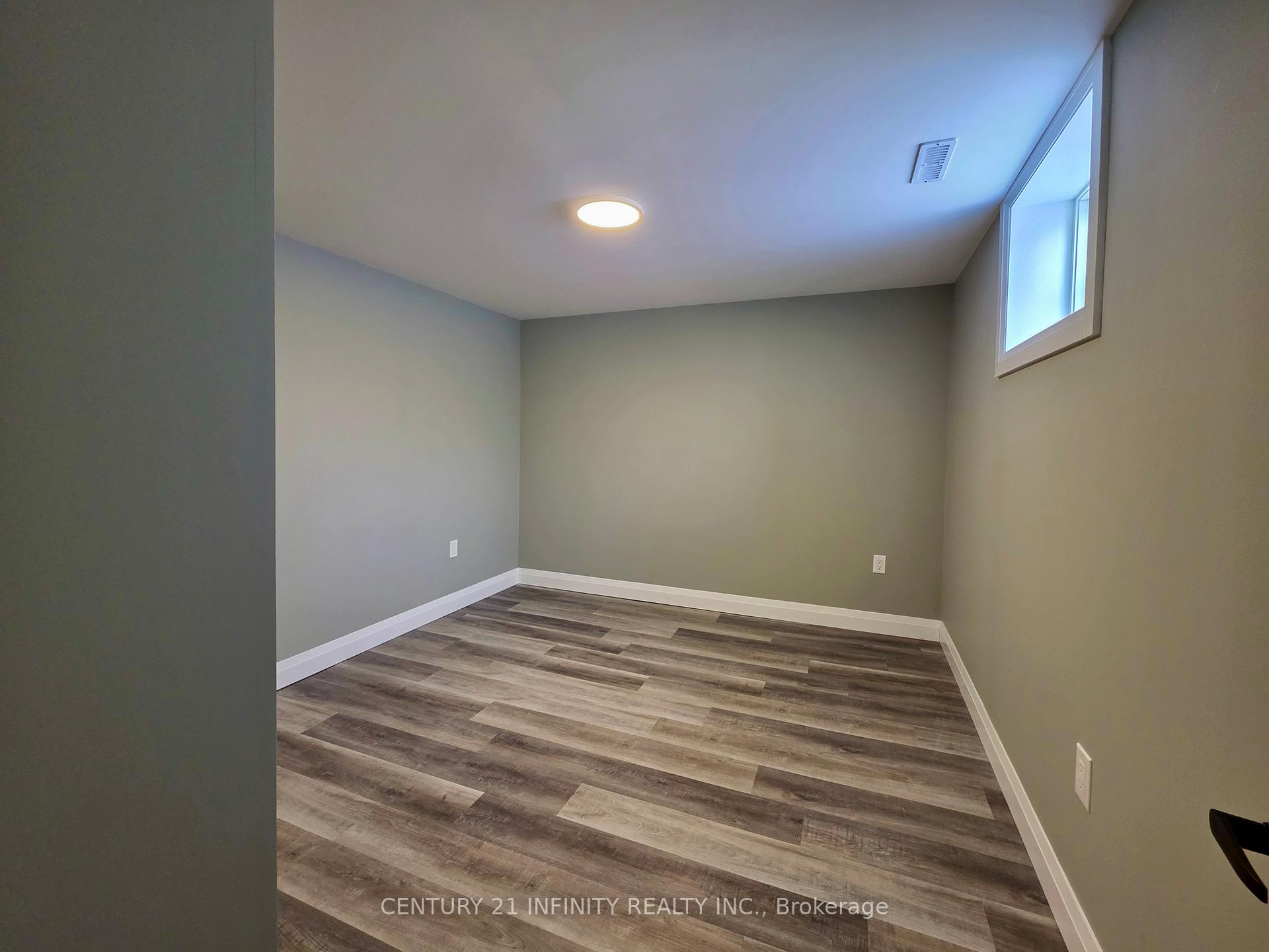 Photo 9 of Unit 2, 109 Purdy Crescent, Hamilton, Greeningdon — HOMEH