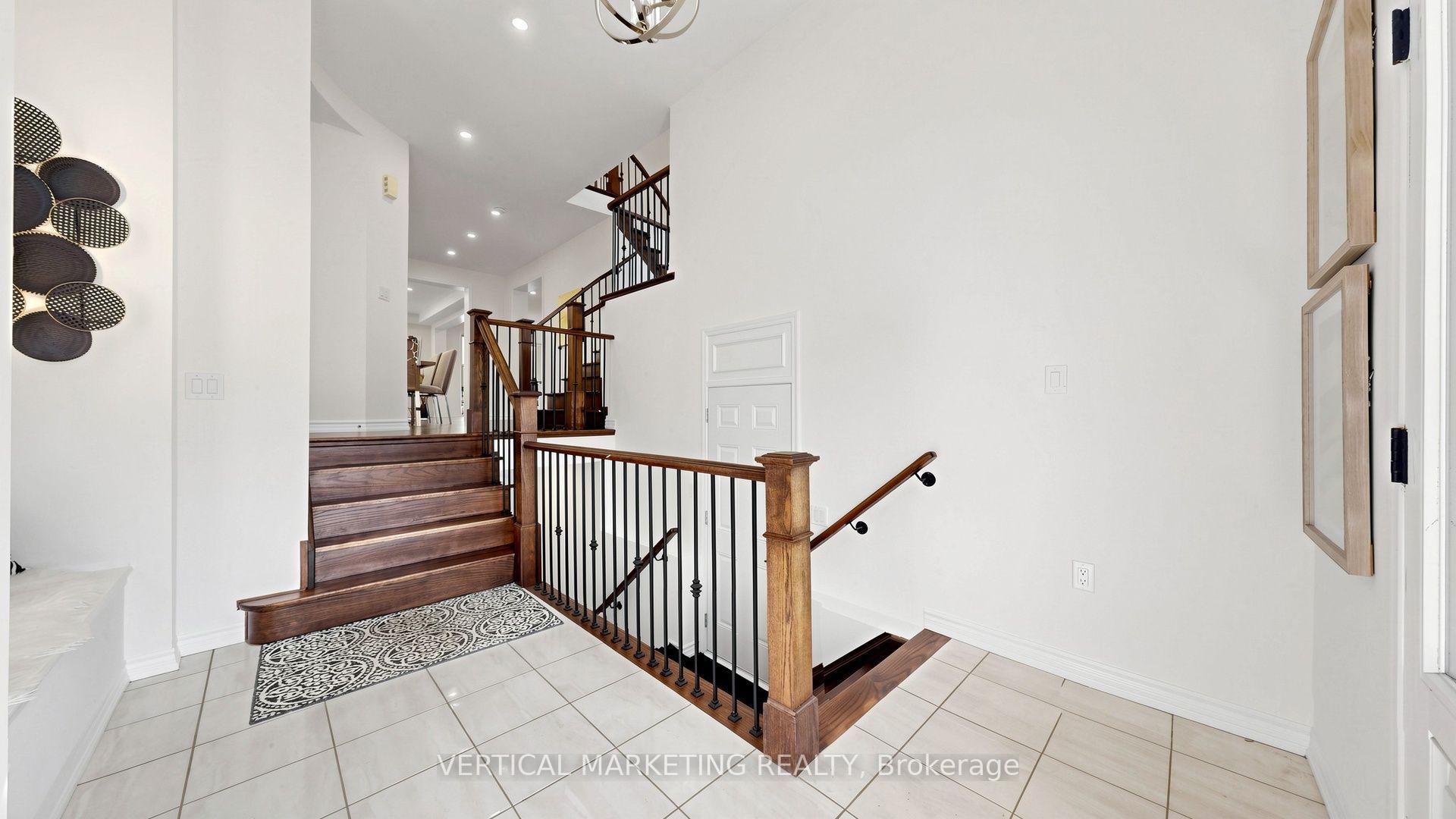 Photo 5 of 286 Valermo Drive, Etobicoke, Alderwood — HOMEH