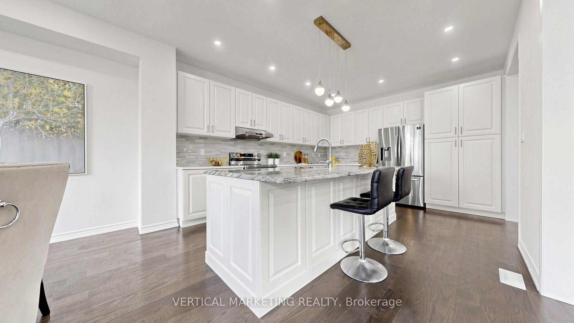 Photo 11 of 286 Valermo Drive, Etobicoke, Alderwood — HOMEH