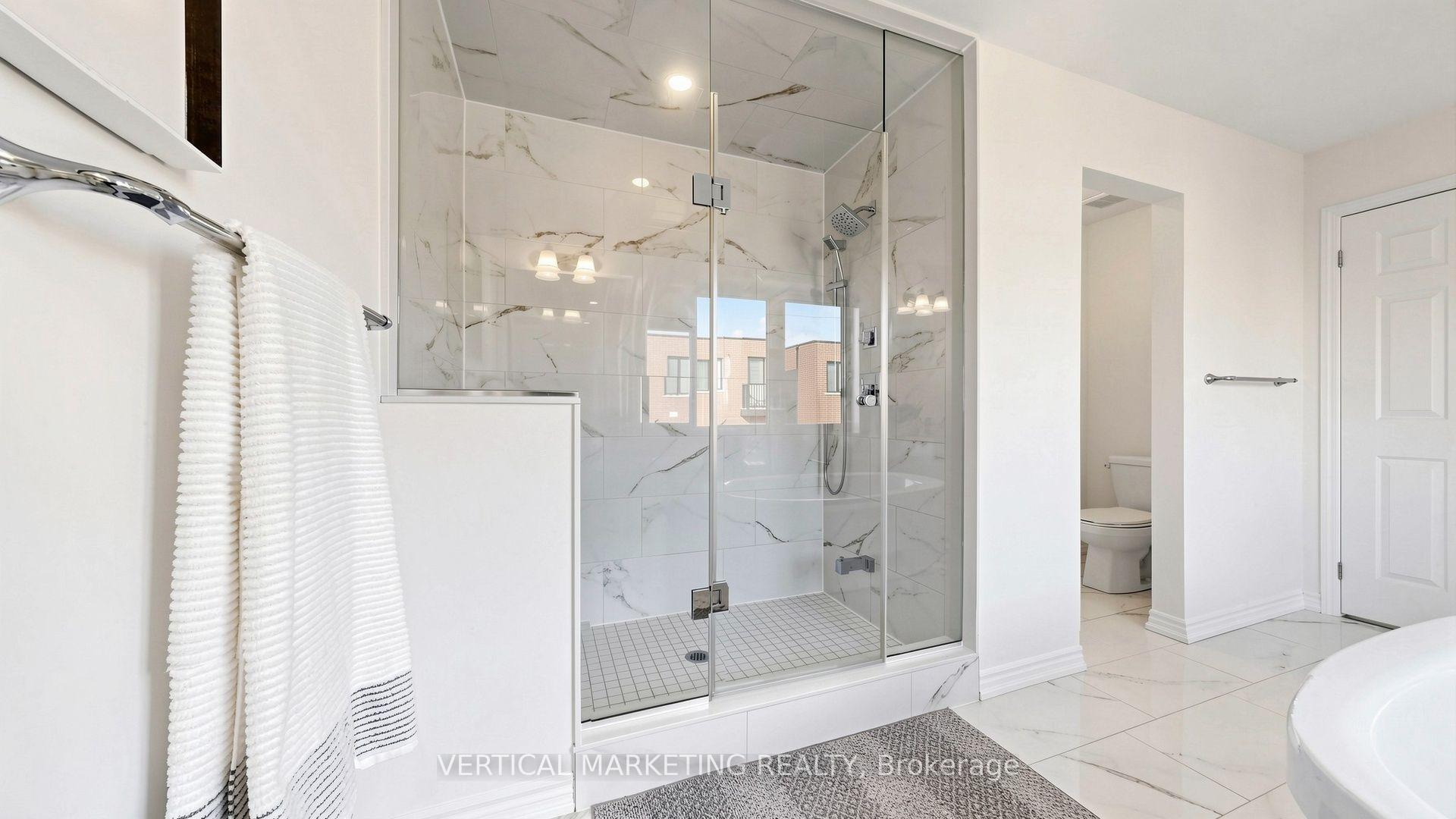 Photo 31 of 286 Valermo Drive, Etobicoke, Alderwood — HOMEH
