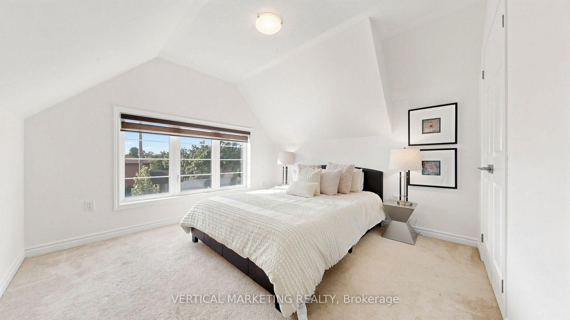 Photo 33 of 286 Valermo Drive, Etobicoke, Alderwood — HOMEH