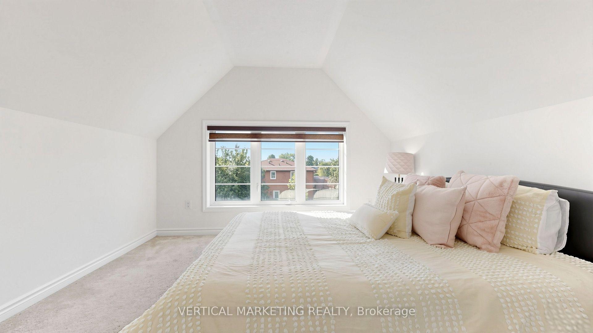 Photo 34 of 286 Valermo Drive, Etobicoke, Alderwood — HOMEH
