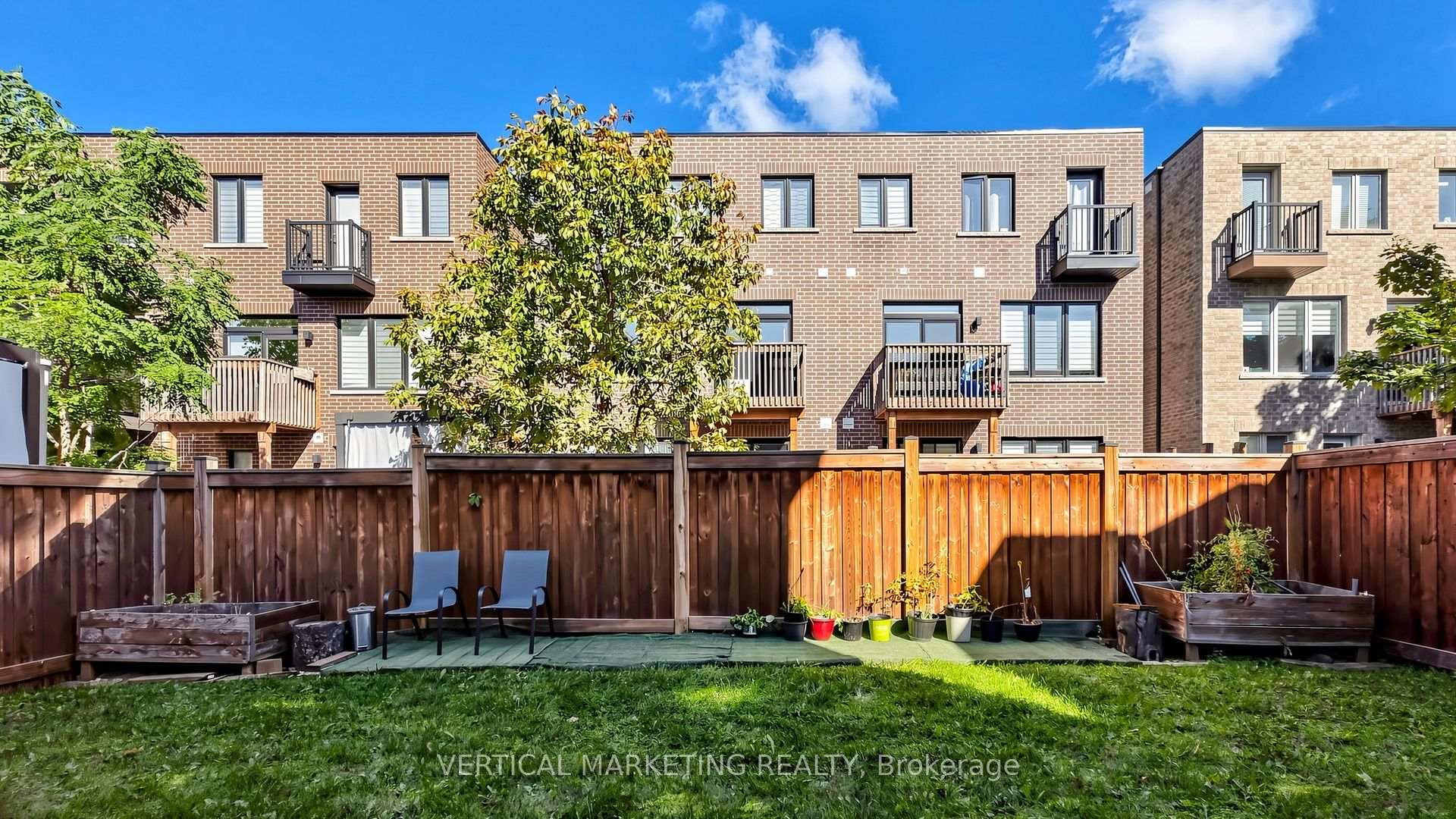 Photo 52 of 286 Valermo Drive, Etobicoke, Alderwood — HOMEH