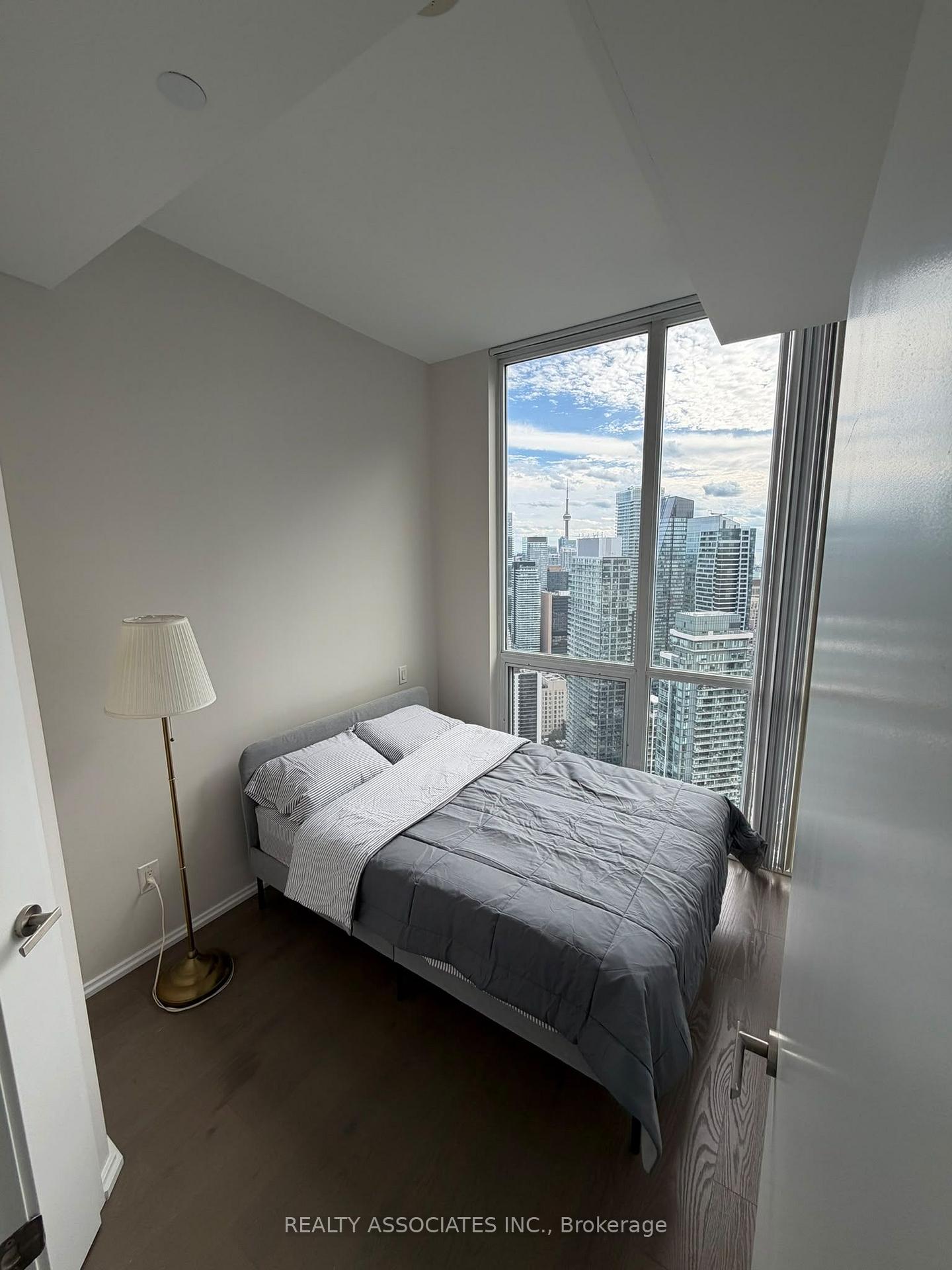 Photo 8 of Unit 5202, 45 Charles Street E, Toronto, Church-Yonge Corridor — HOMEH