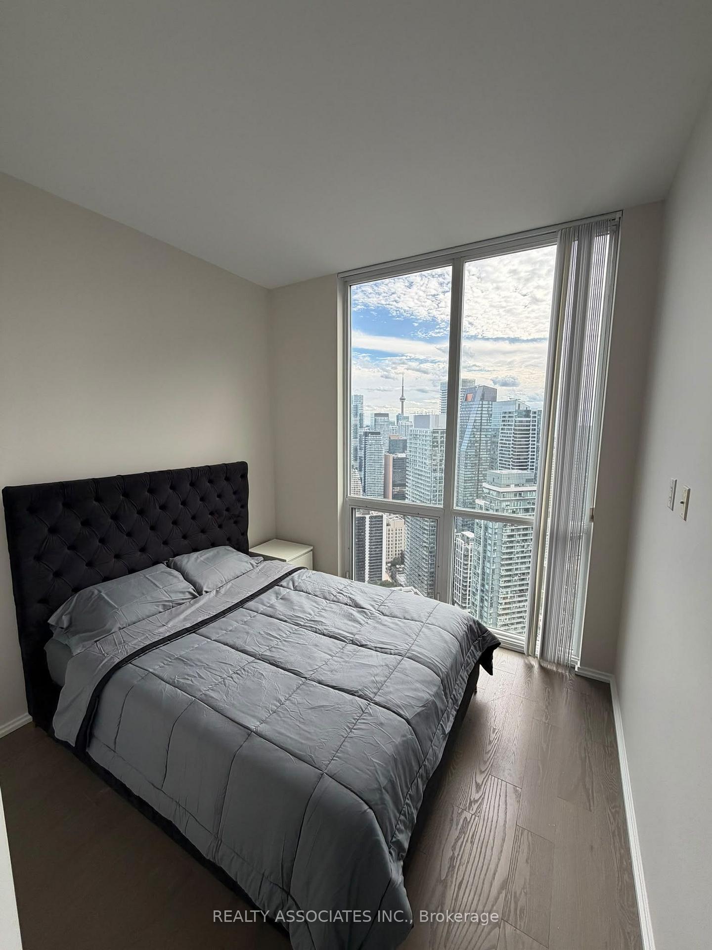 Photo 9 of Unit 5202, 45 Charles Street E, Toronto, Church-Yonge Corridor — HOMEH