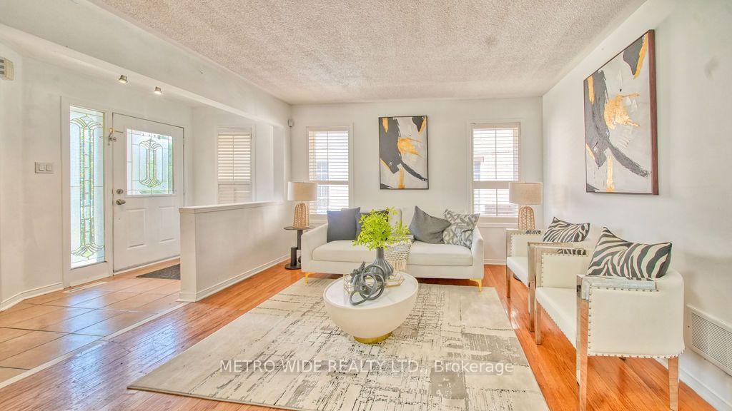 Photo 4 of 3706 Forest Bluff Crescent, Mississauga, Lisgar — HOMEH