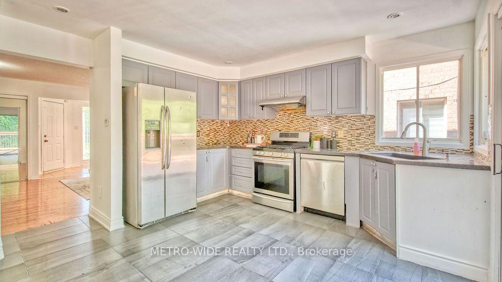 Photo 15 of 3706 Forest Bluff Crescent, Mississauga, Lisgar — HOMEH