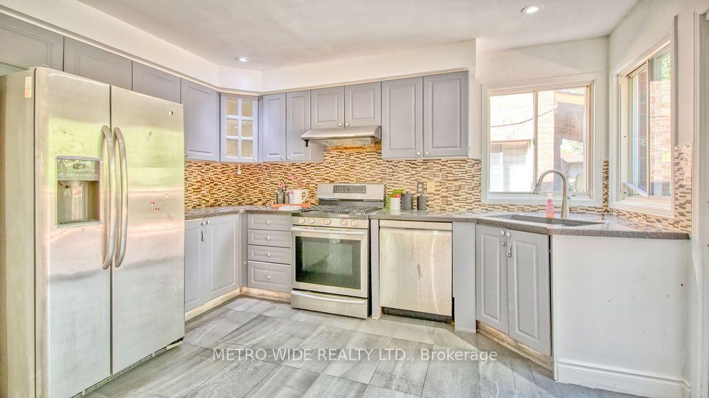 Photo 16 of 3706 Forest Bluff Crescent, Mississauga, Lisgar — HOMEH
