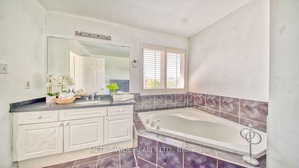 Photo 27 of 3706 Forest Bluff Crescent, Mississauga, Lisgar — HOMEH