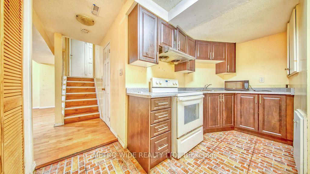 Photo 38 of 3706 Forest Bluff Crescent, Mississauga, Lisgar — HOMEH