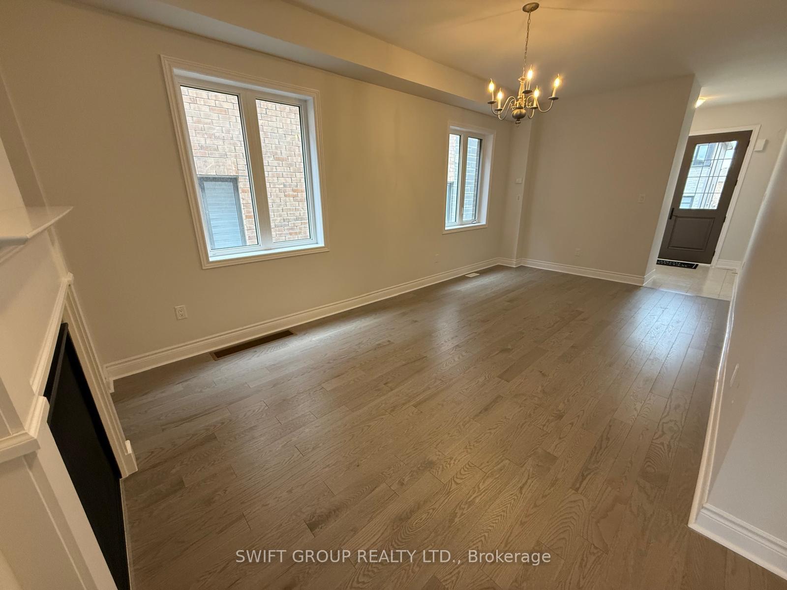 Photo 4 of 31 Keyworth Crescent, Brampton, Sandringham-Wellington North — HOMEH