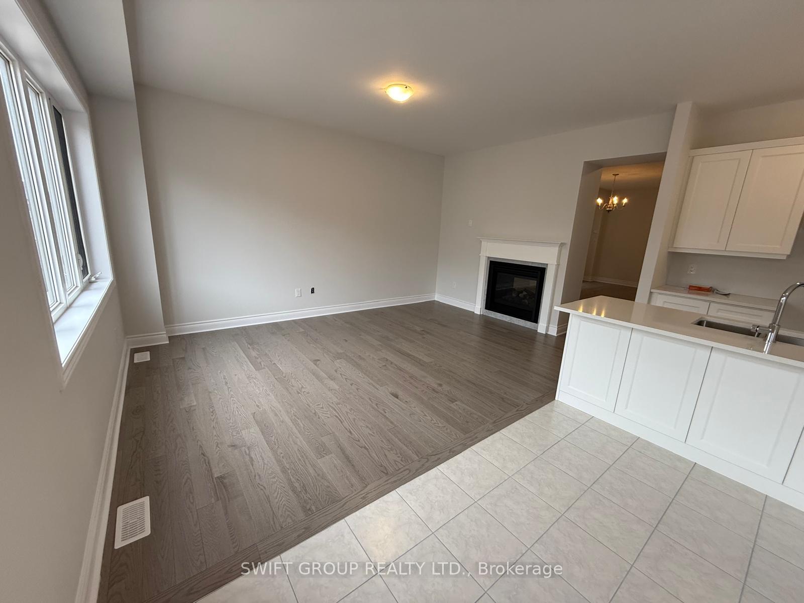 Photo 5 of 31 Keyworth Crescent, Brampton, Sandringham-Wellington North — HOMEH