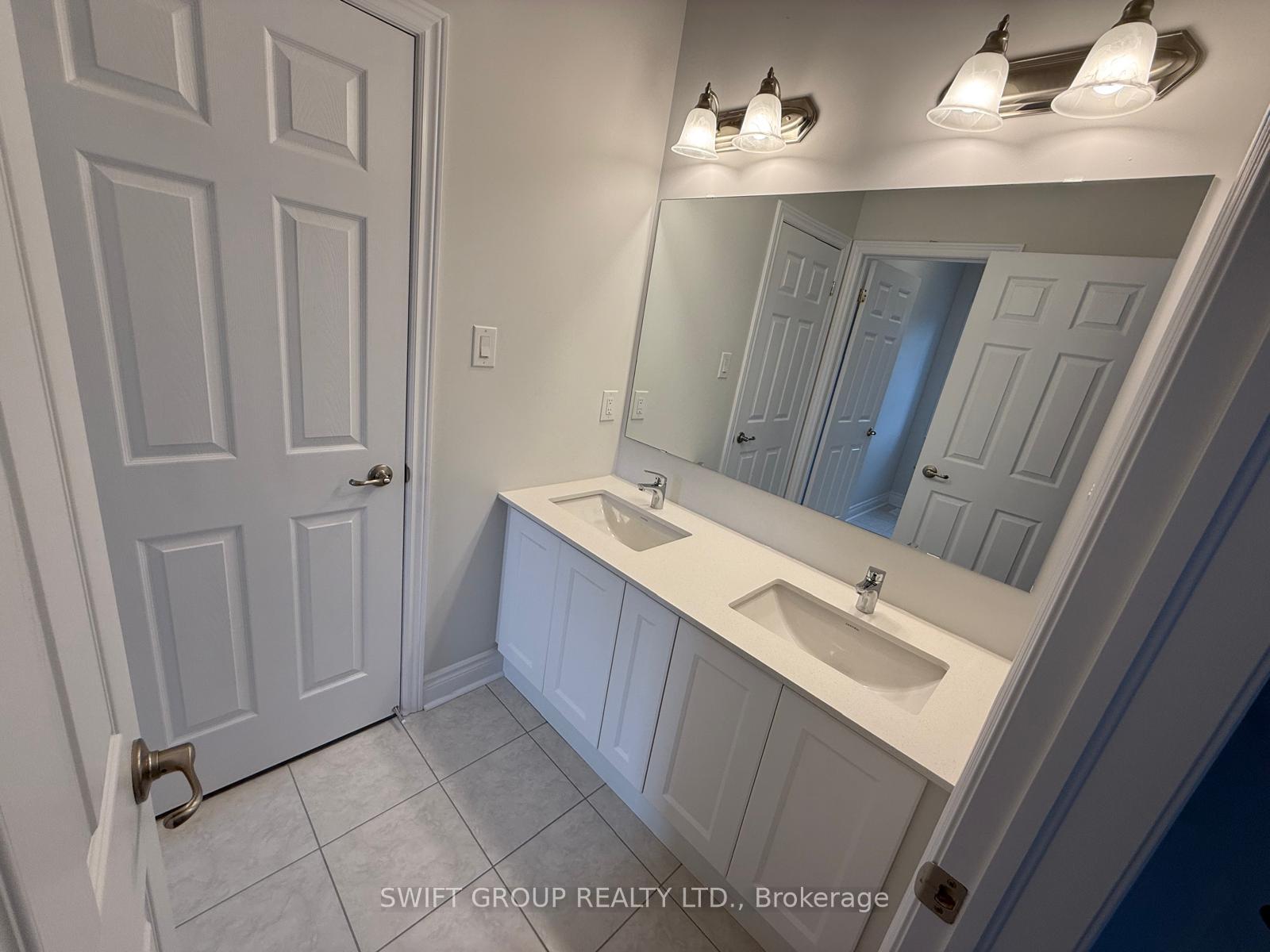 Photo 35 of 31 Keyworth Crescent, Brampton, Sandringham-Wellington North — HOMEH