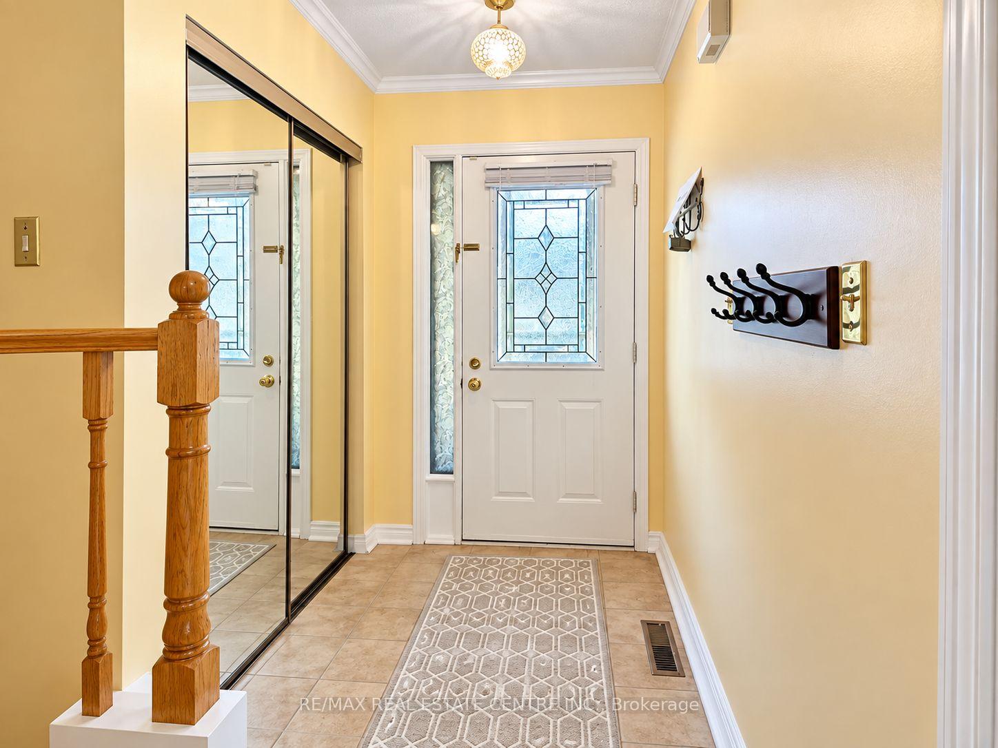 Photo 3 of 1537 Cuthbert Avenue, Mississauga, East Credit — HOMEH