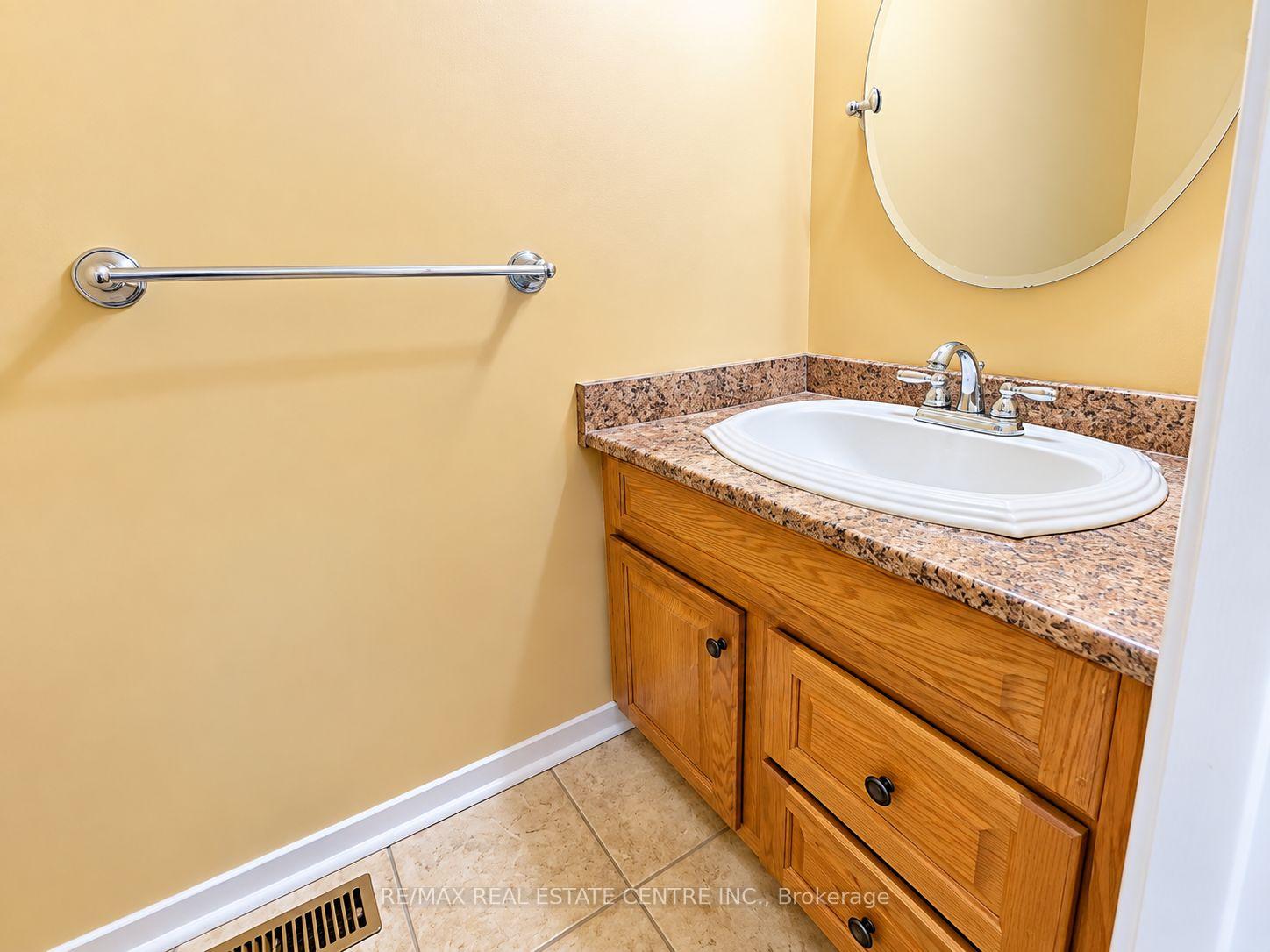 Photo 5 of 1537 Cuthbert Avenue, Mississauga, East Credit — HOMEH