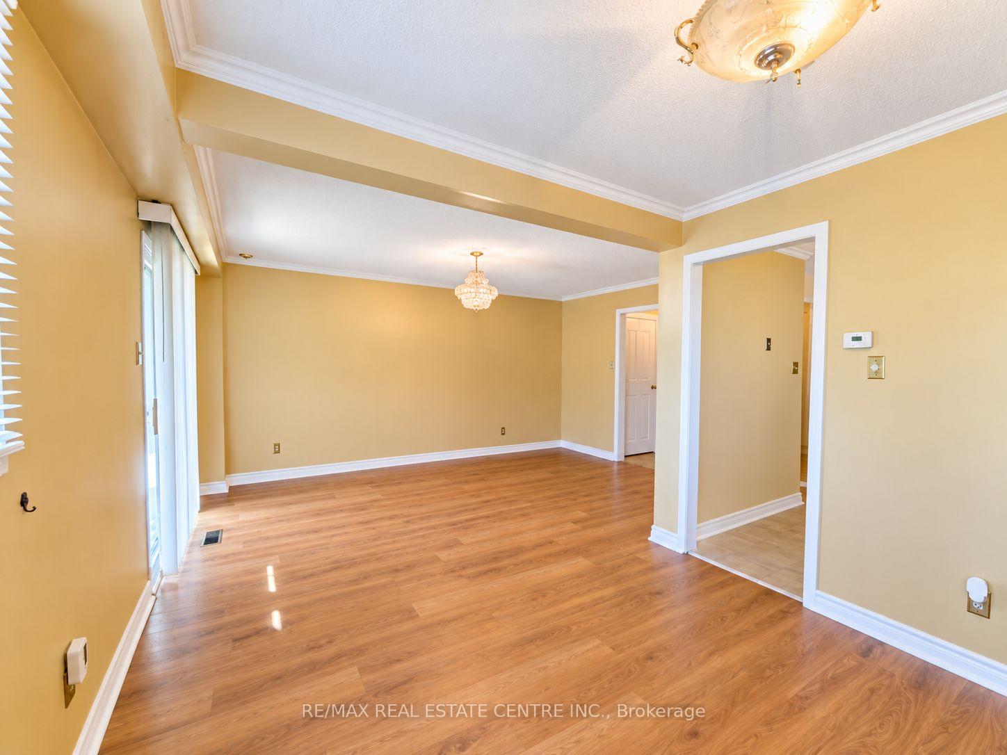 Photo 6 of 1537 Cuthbert Avenue, Mississauga, East Credit — HOMEH